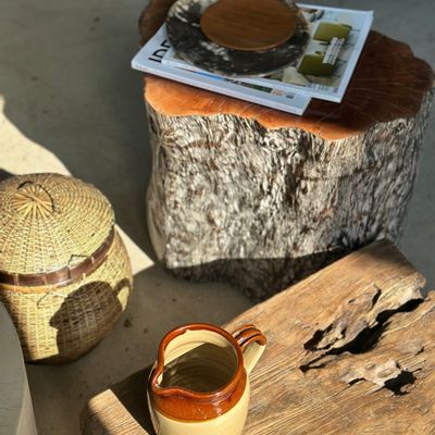 Tabourets - Tabouret en teck asiatique monoxyle brut organique piètement ajouré - OFFICE OBJETS