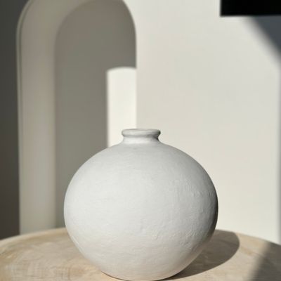 Vases - Handcrafted terracotta ball vase painted white H:24 D:26 - OFFICE OBJETS