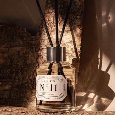 Scent diffusers - Refillable Reed Diffuser 100ml N°11 - Incense Patchouli - LUMEN • MAISON DE PARFUMS D'INTÉRIEUR