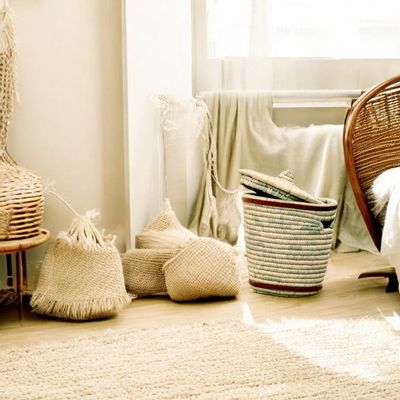 Storage boxes - Handwoven Straw Laundry Basket with Lid –Eco-friendly- Durable Storage - MAISON ZOE