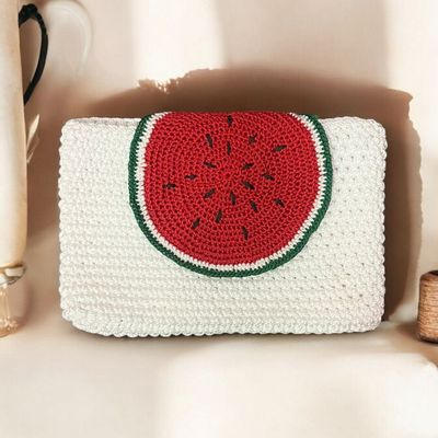 Pochettes - Pochette Arduna -Tissu crocheté fait main en blanc avec motif pastèque - MAISON ZOE