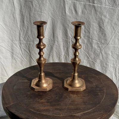 Bougeoirs et photophores - Paire de grands bougeoirs dorés H27,5 - OFFICE OBJETS