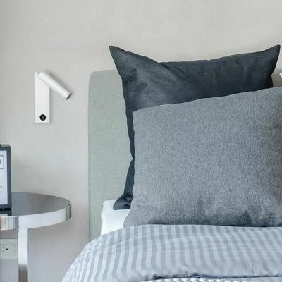 Appliques - MANHATTAN applique murale avec lecteur, prise USB en blanc - LUXCAMBRA