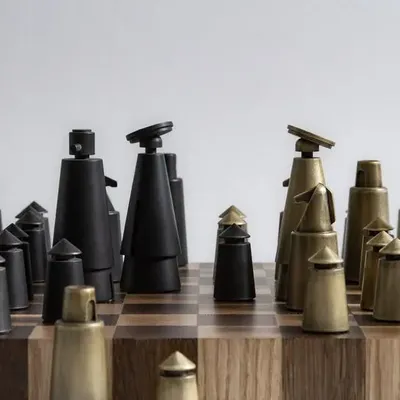 Tables pour hôtels - Chess Set – Échiquier design en bois noble et pièces en aluminium - LIVINGSTONE