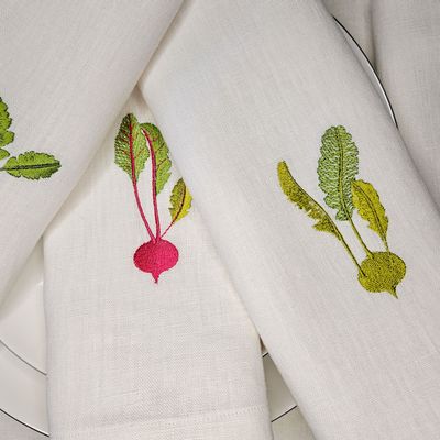 Table linen - Set of 4 embroidered napkins. Collection HOME GARDEN - ARTIPARIS