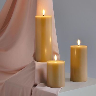 Éclairage LED - Seasonal Colours Pillar Candles Silk - MOODS & MORE