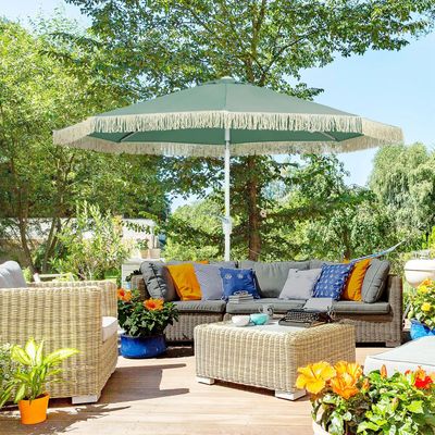Sunshades - Bohemian style tilting garden parasol with polyester fringes - AOSOM BUSINESS
