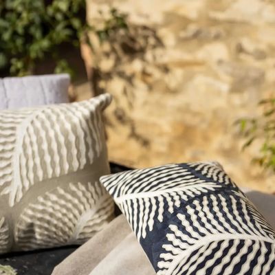 Coussins - Coussin brodé Flora Marine 30 x 50 - MAISON VIVARAISE - SDE VIVARAISE WINKLER