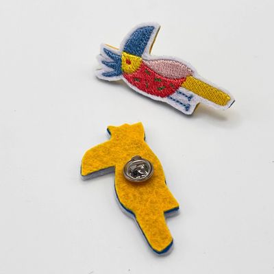 Gifts - Embroidered Pin "Toucan" – A tropical pop of color - PETIT POIRIER