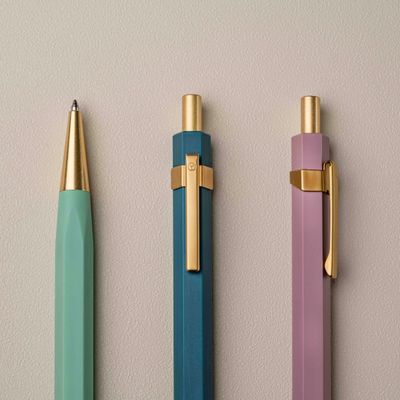 Everyday plates - Glamour Evolve - Ocean Sustainable Ballpoint Pen - YSTUDIO