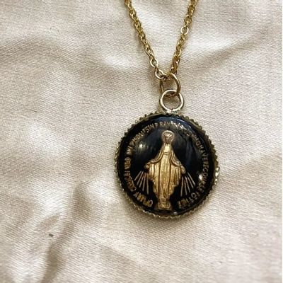 Jewelry - Necklace Intaille Vierge - FASCINATO