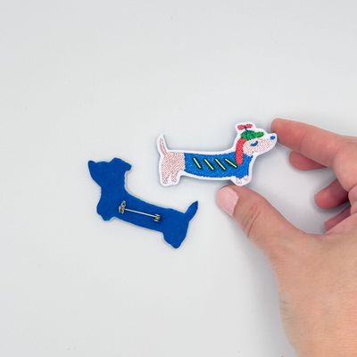 Brooches - Beaded Dachshund Brooch – A Chic and Quirky Touch - PETIT POIRIER