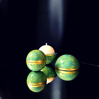 Cadeaux - Bougie Globe Bollywood Jasmin - PONPON CURIOSITAS