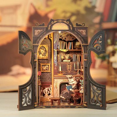 Gifts - Count Cat's Study - Book Nook - VCL CORP