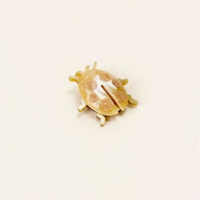 Broches - Broche Coccinelle en corne blonde - L INDOCHINEUR X RIVÊT