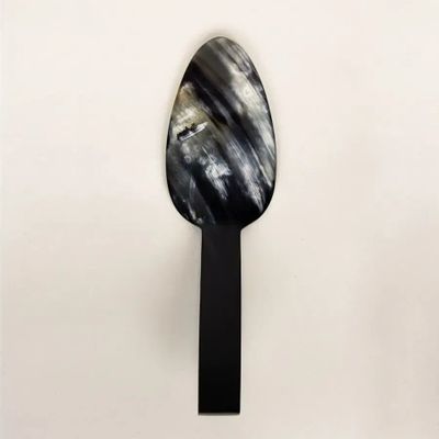 Kitchen utensils - Black and white horn with blue lacquer tarte server - L INDOCHINEUR X RIVÊT