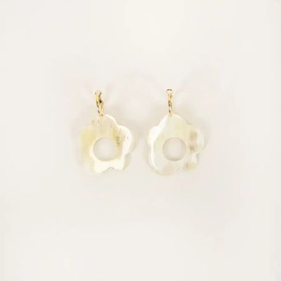 Bijoux - Boucles d'oreilles marguerite en corne blonde - L INDOCHINEUR X RIVÊT