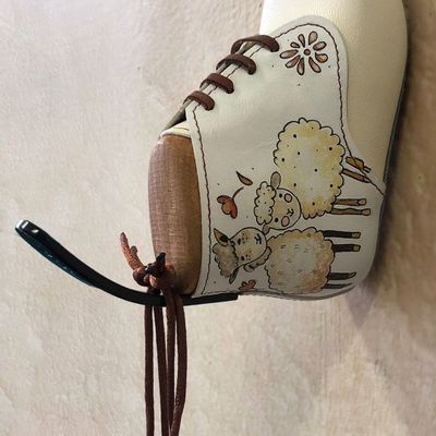 Children's bedrooms - Creative handmade hangers Baby Boots Paint - GILDE SCARTI E MESTIERI