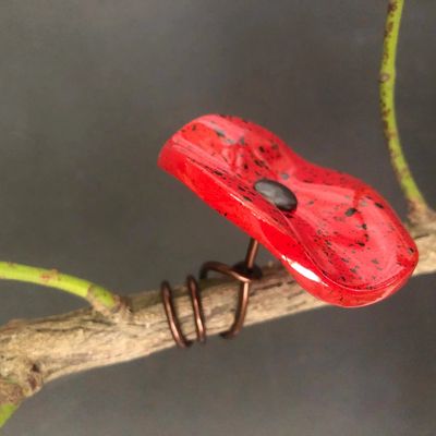 Floral decoration - Small Glass Flower For Outside In Red-Black On Flexible Stem - CARNEOL GLASS