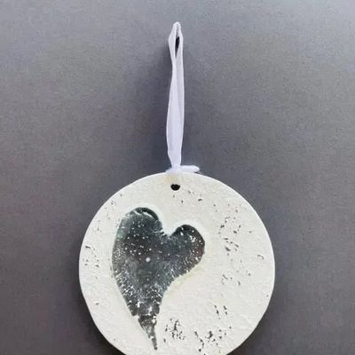 Christmas garlands and baubles - Large rustic Christmas hanger with a heart - CARNEOL GLASS
