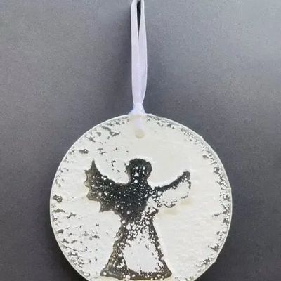 Christmas garlands and baubles - Large white rustic Christmas hanger with angel - CARNEOL GLASS