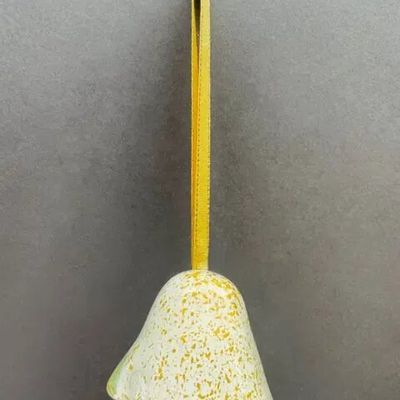 Other Christmas decorations - Large white-gold glass bell on elegant ribbon hanger - CARNEOL GLASS