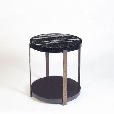 Autres tables  - Table d'appoint Ida en chêne brossé et plateau Nero Marquina - DUISTT