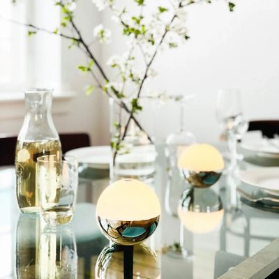 Lampes de table - Boule lumineuse Alba Chrome 1 pièce - DYBERG LARSEN