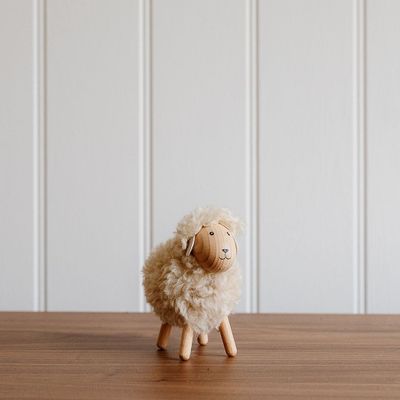 Nativity scenes and santons - Wooden Cream Fluffy Sheep - WE LOVE SEASONS