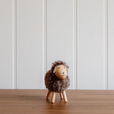 Nativity scenes and santons - Wooden Brown Fluffy Sheep - WE LOVE SEASONS