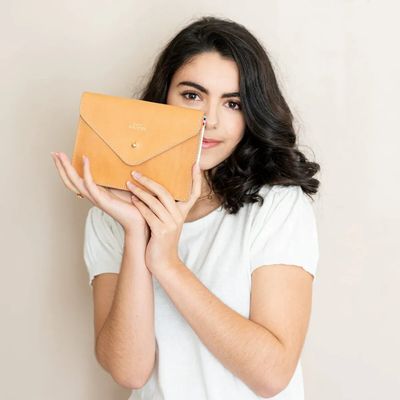 Pochettes - Pochette en cuir ceinture Angèle – Chic, colorée et pratique - ATELIER BALTUS