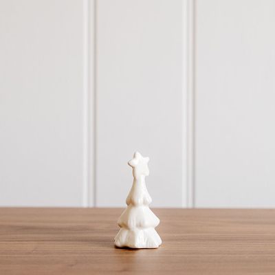 Christmas table settings - Ceramic White Christmas Tree with Star - WE LOVE SEASONS