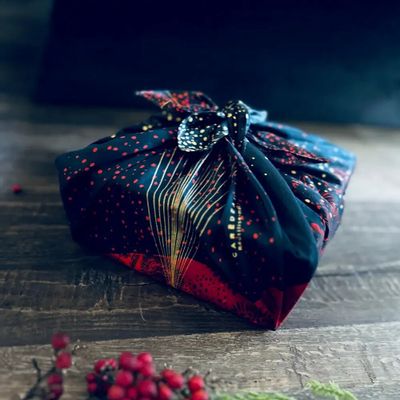 Gifts - Reusable Gift Wrap Satin Luxe – Star of Peace - CARÉDEAU PAPIER CADEAU RÉUTILISABLE