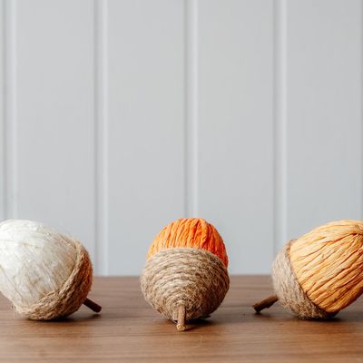 Decorative objects - Rope and Paper Acorns (Cream, Orange and Yellow) - WE LOVE SEASONS