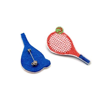 Cadeaux - Broche brodée Raquettes de tennis– L’élégance du jeu - PETIT POIRIER