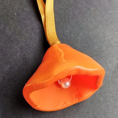 Other Christmas decorations - Large orange glass bell on elegant ribbon hanger - CARNEOL GLASS