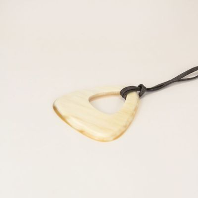 Jewelry - Openwork triangle pendant in blond horn - L INDOCHINEUR X RIVÊT