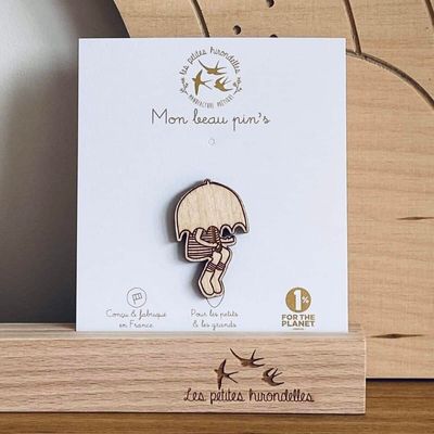 Pin's en bois - Sous la Pluie - LES PETITES HIRONDELLES