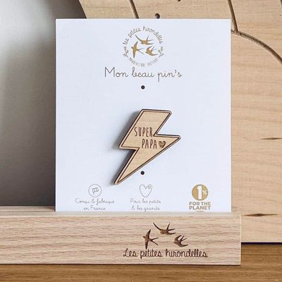 Pin's en bois - Super Papa - LES PETITES HIRONDELLES