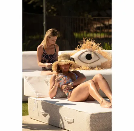 Equipements espace extérieur - Lit bain de soleil extérieur en mousse 2 places blanc a motif beige - MX HOME
