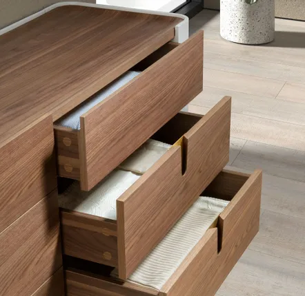 Chiffonniers - Commode en bois beige, acier poli doré et plateau en noyer - ANGEL CERDÁ