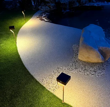 Outdoor floor lamps - TEE solar terminal - LYX LUMINAIRES