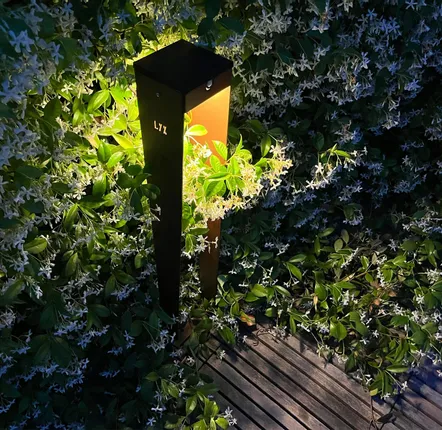 Outdoor floor lamps - BTS 900 solar pathway light - LYX LUMINAIRES