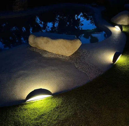 Modules à LED extérieurs - borne solaire TRAIT DE LUNE - LYX LUMINAIRES