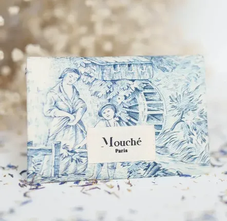 Linge - Pochette L'Essentielle et ses 2 mouchoirs tissu - MOUCHÉ PARIS
