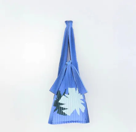 Bags and backpacks - Moment” PLECO PRINTED BAG - illustration: Haruka Sawada - - KNA PLUS
