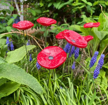 Accessoires de jardinage - Petite fleur en verre rouge-blanc pour l'extérieur - CARNEOL GLASS