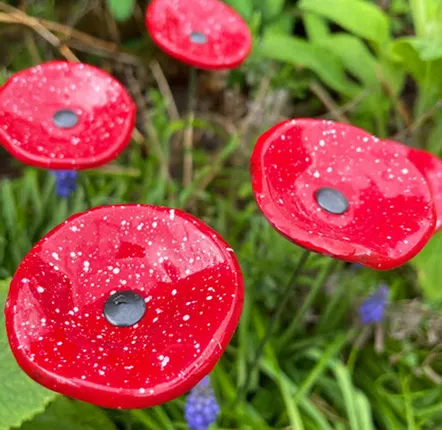 Accessoires de jardinage - Petite fleur en verre rouge-blanc pour l'extérieur - CARNEOL GLASS