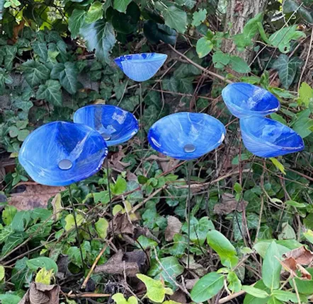 Décorations florales - Fleur calla en verre de taille moyenne pour l'extérieur, blanc-D.Blue - CARNEOL GLASS