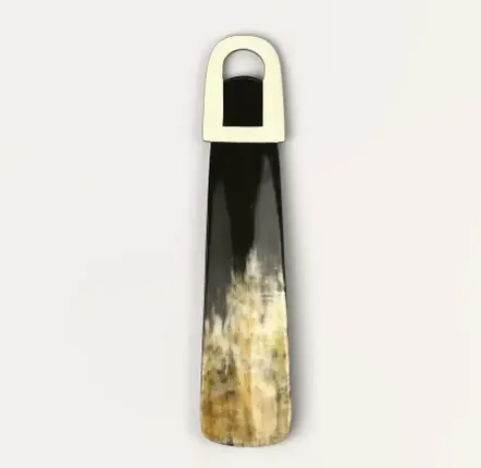 Shoes - Small shoehorn in blond horn and black lacquer - L INDOCHINEUR X RIVÊT